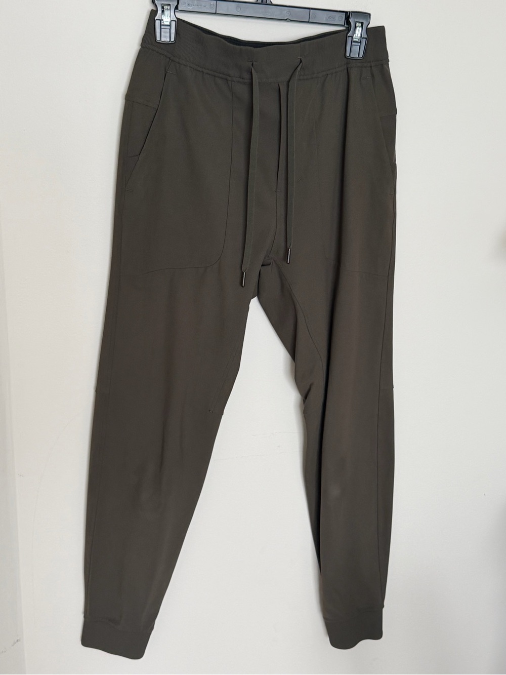 Lululemon Men’s ABC Warpstreme Joggers 28” in Dark Olive size Small